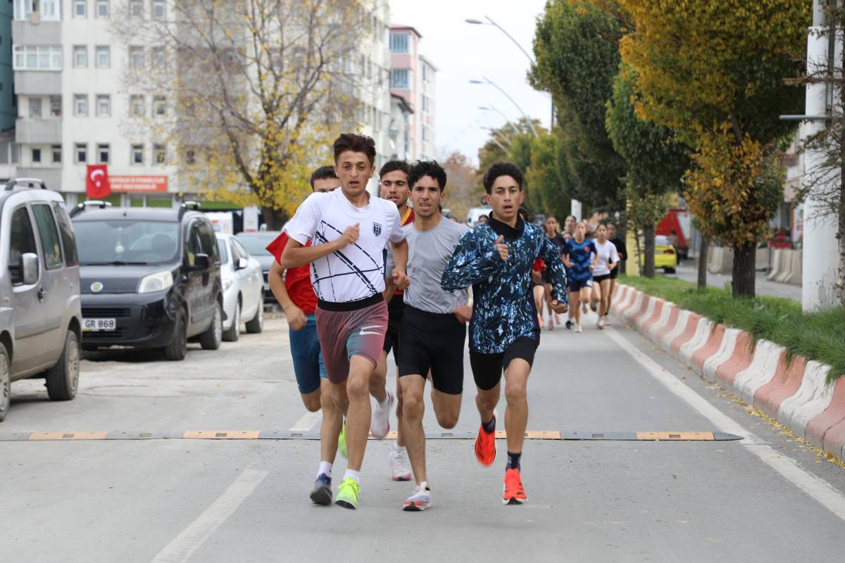 Ağrı’da “Cumhuriyet Koşusu” Coşkusu