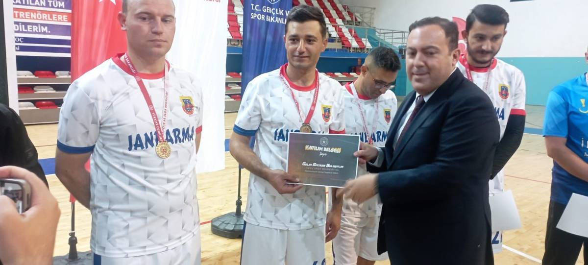 Ağrı İl Jandarma Komutanlığı Voleybol Takımı’ndan Büyük Başarı