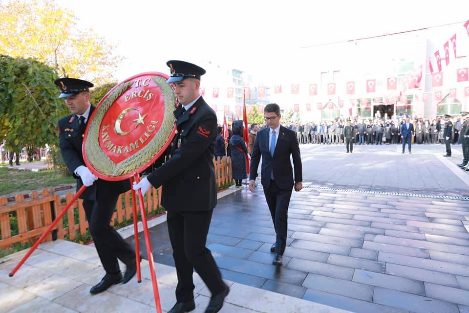 Erciş'te 10 Kasım Atatürk'ü Anma Programı Düzenlendi