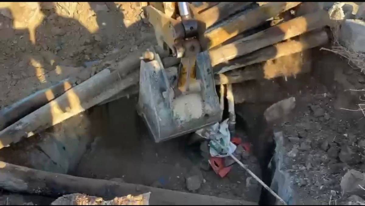 Ağrı’da Bahçeye Gömülü Tanktan Kaçak Motorin Çıktı