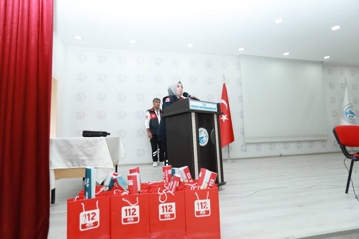 Erciş'te Muhtarlara Yönelik 112 Acil Tanıtım Faaliyeti Düzenlendi
