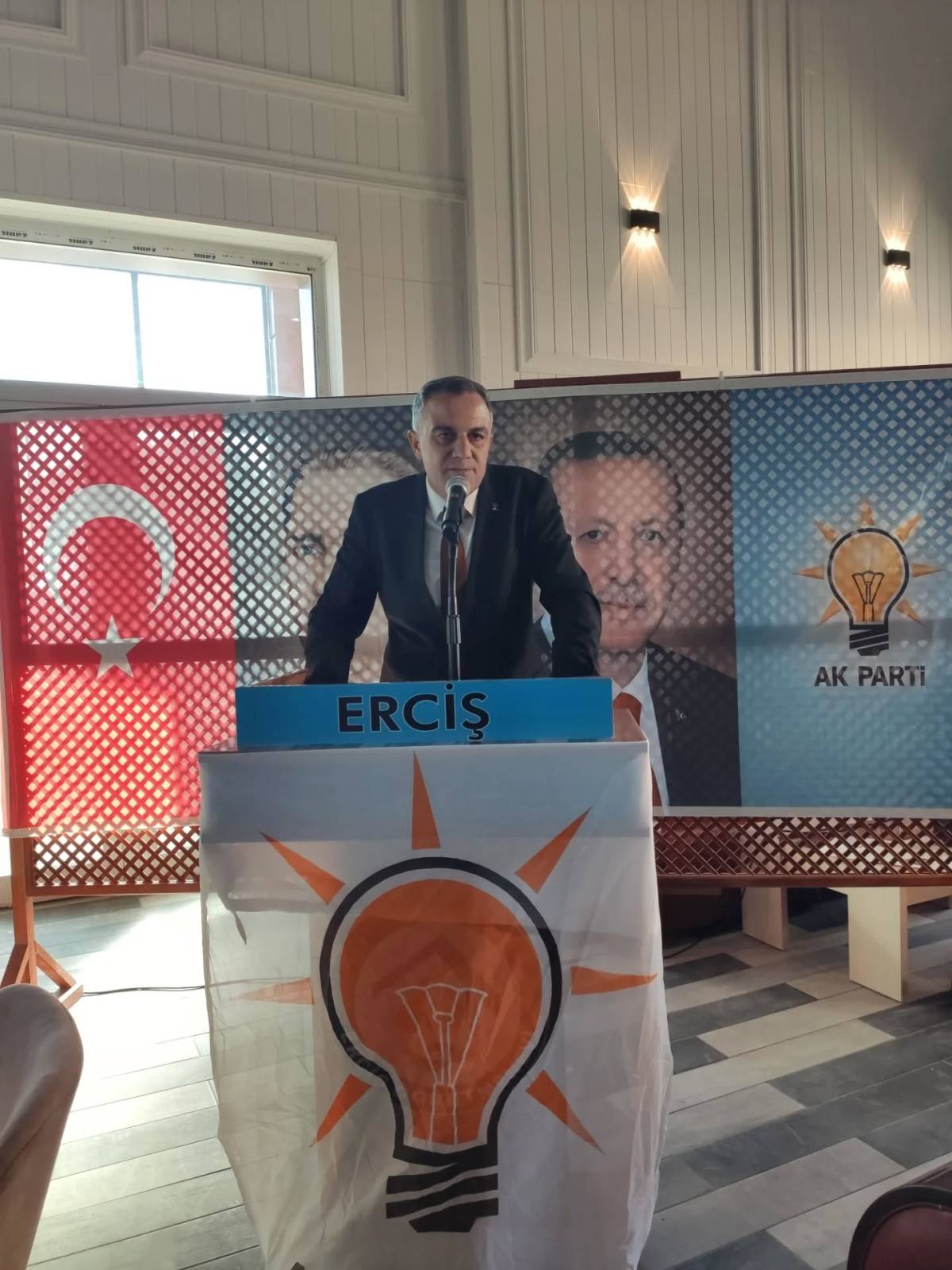 AK Parti Erciş İlçe Teşkilatından Mahalle Başkanlarıyla Buluşma Programı