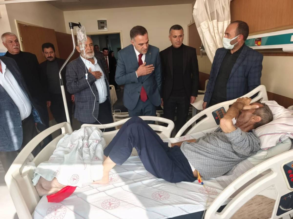AK Parti Erciş İlçe Teşkilatı Erciş Şehit Rıdvan Çevik Devlet Hastanesini Ziyaret Etti