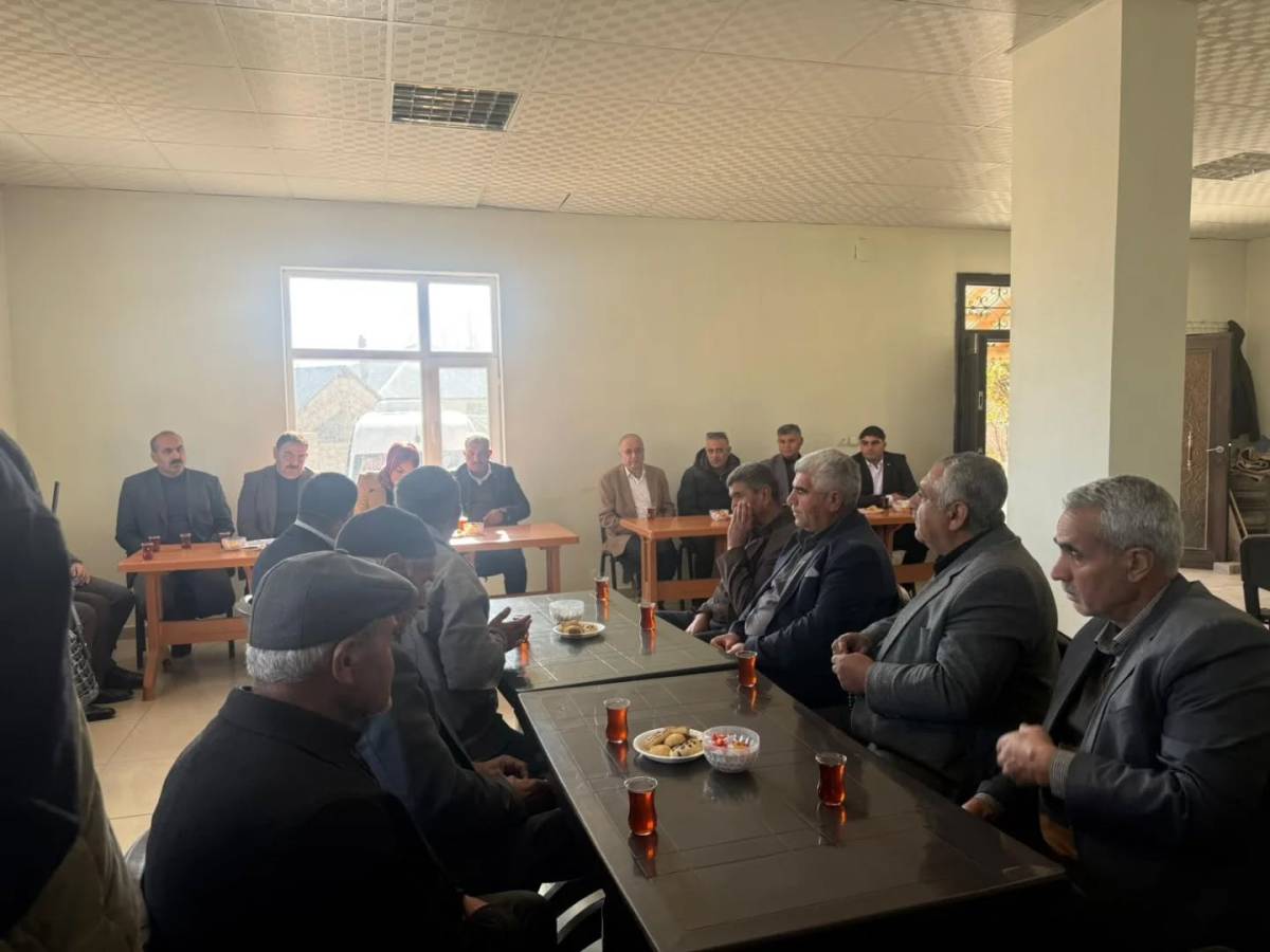 Ak Parti Erciş’te 950 Kişilik Dev Kadroyla Kırsal Mahallelere Çıkartma Yaptı