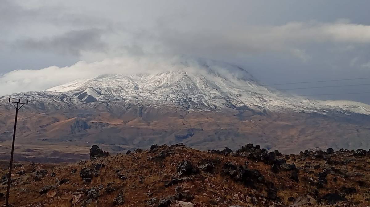Ağrı Dağı Sisler İçinde Kayboldu
