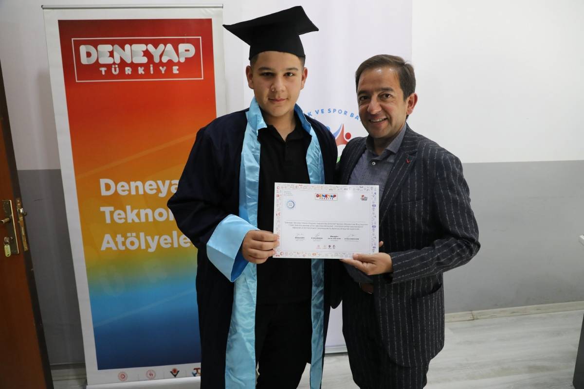 Ağrı Deneyap Teknoloji Atölyesi İlk Mezunlarını Verdi