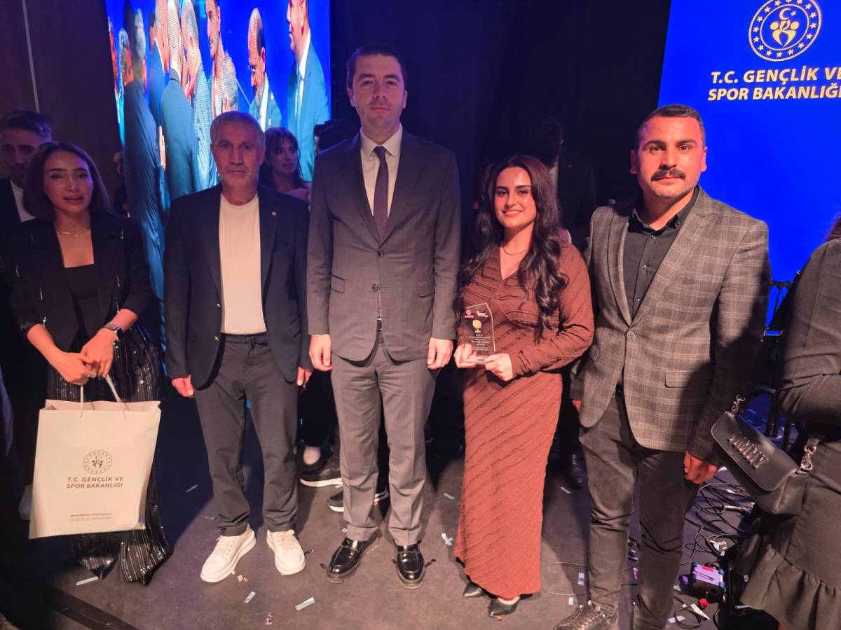 Ağrılı Lavin Türfent Türkiye Birincisi Oldu