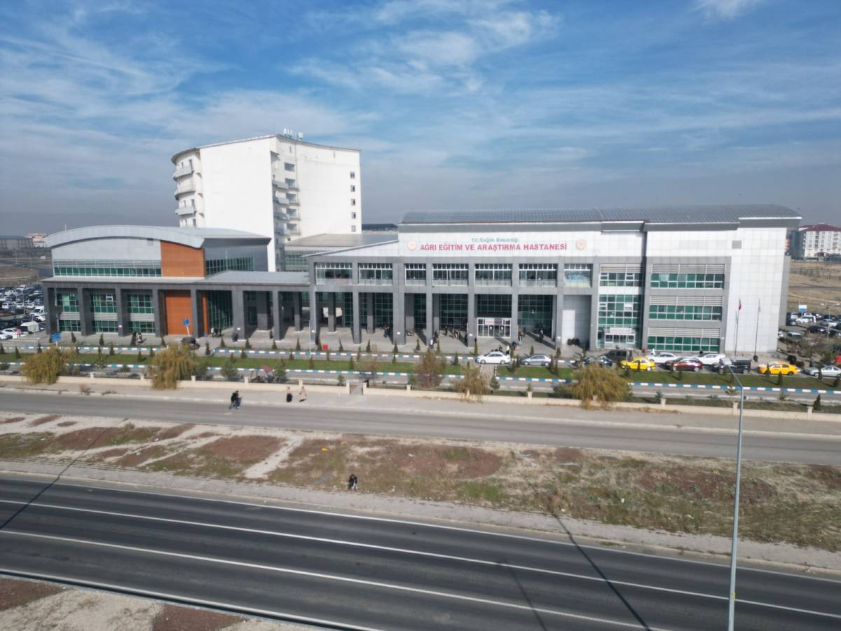 Ağrı’da Böbrek Tümörü Kapalı Yöntemle Başarıyla Alındı