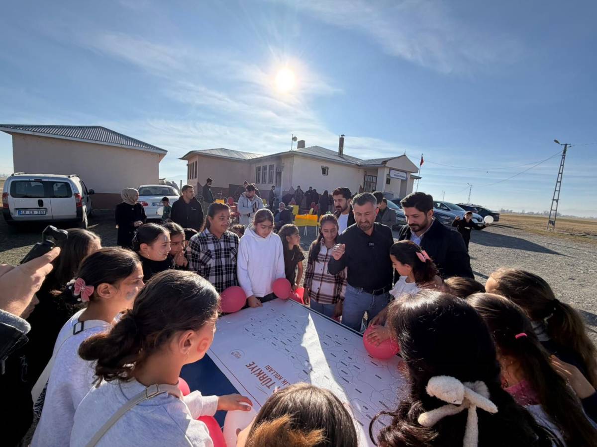 “81 Hayal Bir Türkiye” Etkinliği Ağrı’da Çocuklarla Buluştu