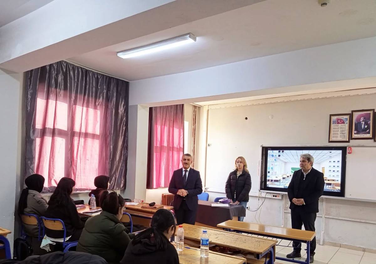 Yüksel Zorlu Patnos Anadolu Lisesin'ni Ziyaret Etti