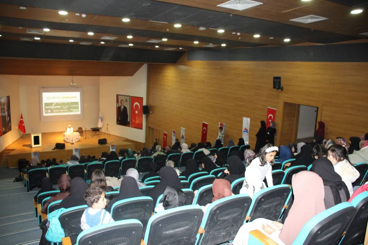 Ağrı’da Hz. Mus’ab Bin Umeyr Konferansı Yoğun İlgi Gördü