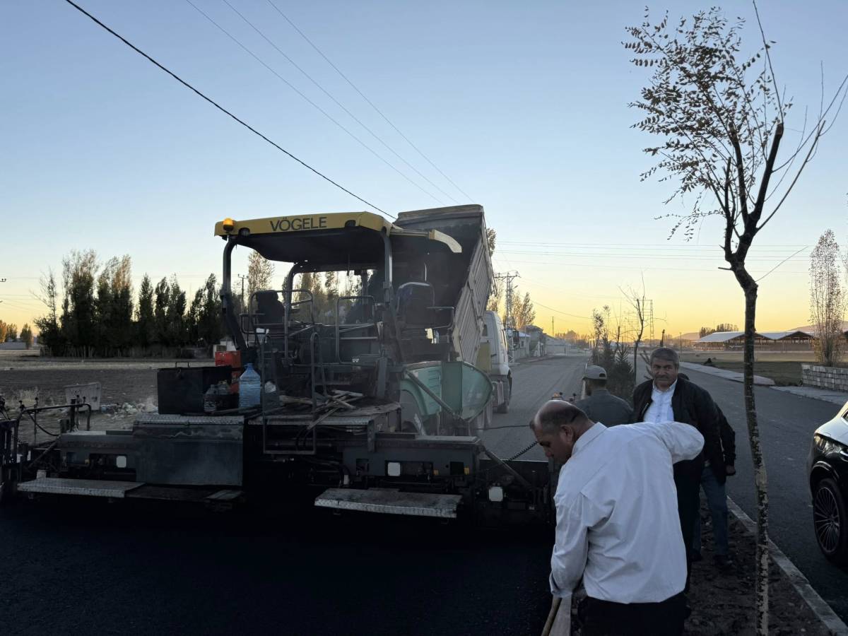 Patnos'ta Meydan Yolu çalışmaları Devam ediyor