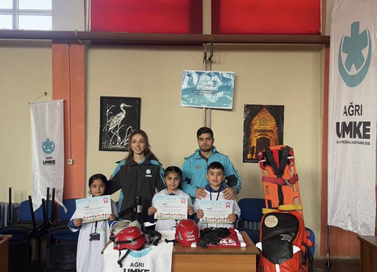 Ağrı’da Minik Öğrenciler Sağlık Elçisi Oldu