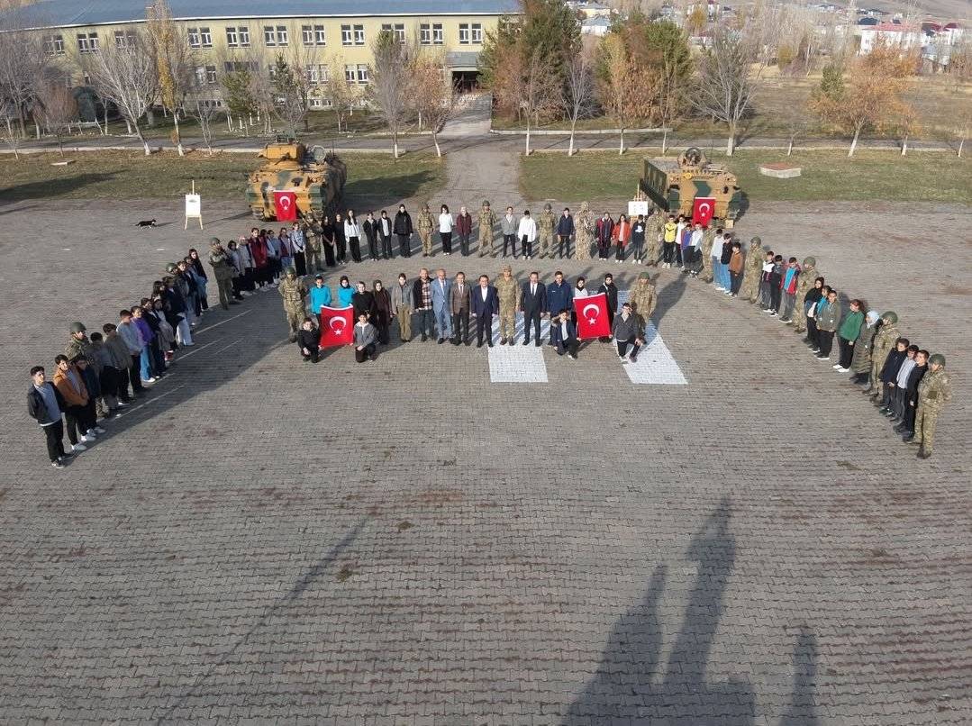 Eleşkirt’te 400 Öğrenci Mehmetçikle Buluştu