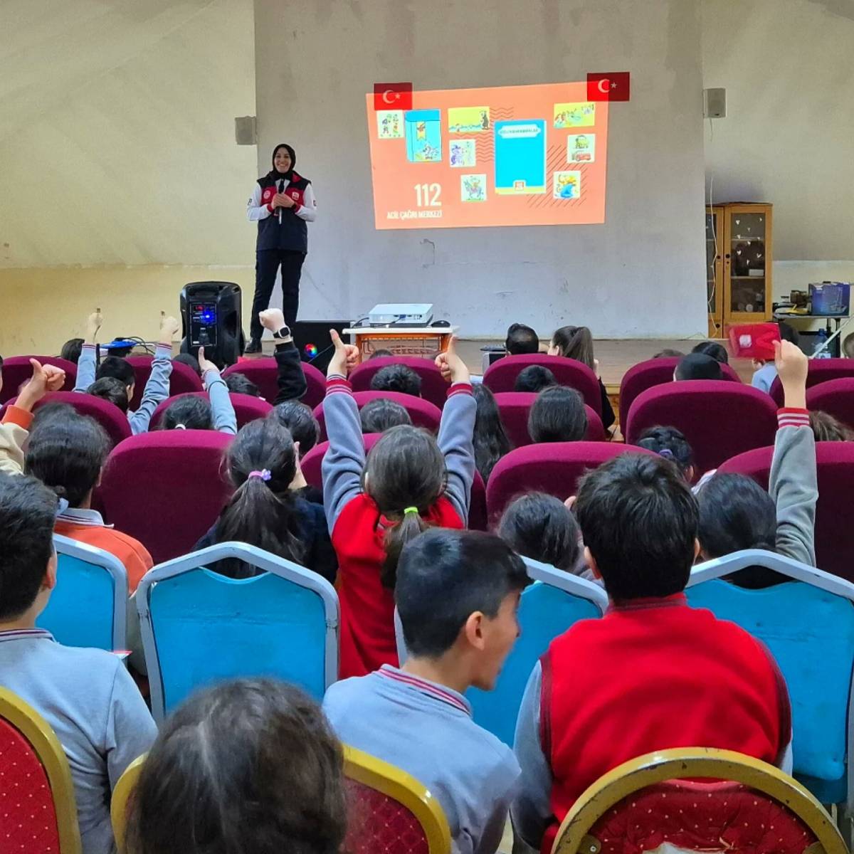 Ağrı’daki Okullarda Öğrencilere 112’nin Önemi Anlatılıyor