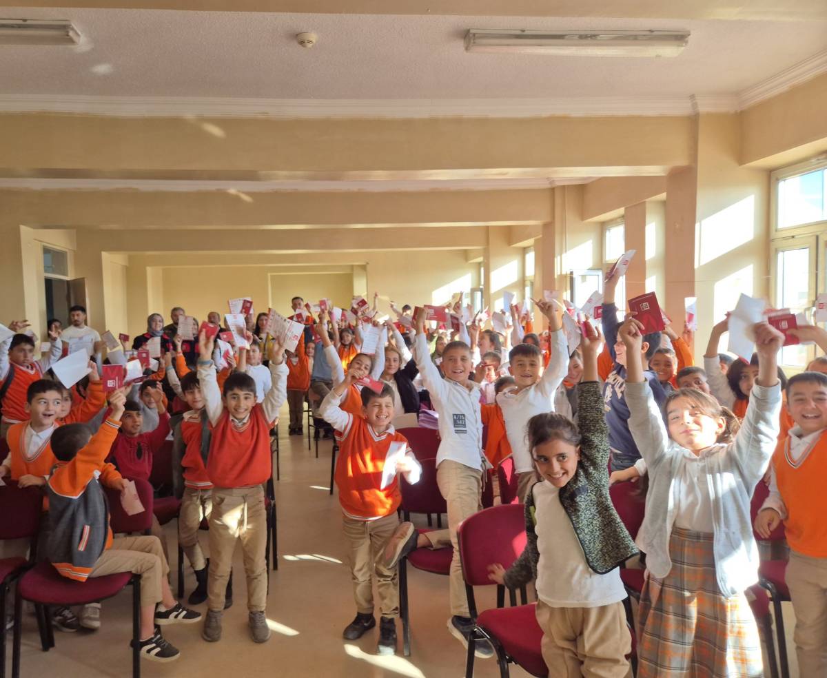 Ağrı’daki Okullarda Öğrencilere 112’nin Önemi Anlatılıyor