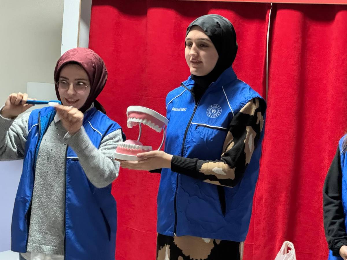 Ağrı Gençlik Liderlerinden Miniklere Ağız ve Diş Sağlığı Eğitimi