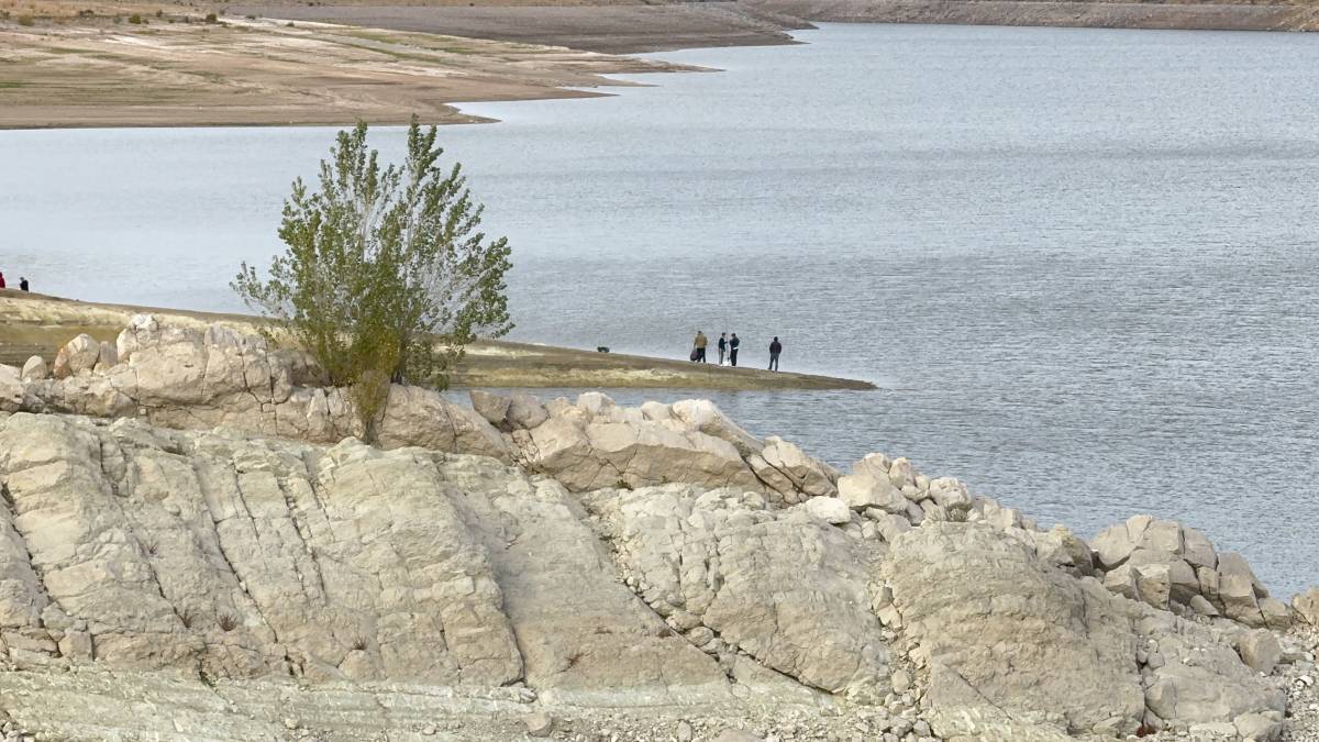 Ağrı Yazıcı Barajı’nda Mevsimin Dinginiği Hakim
