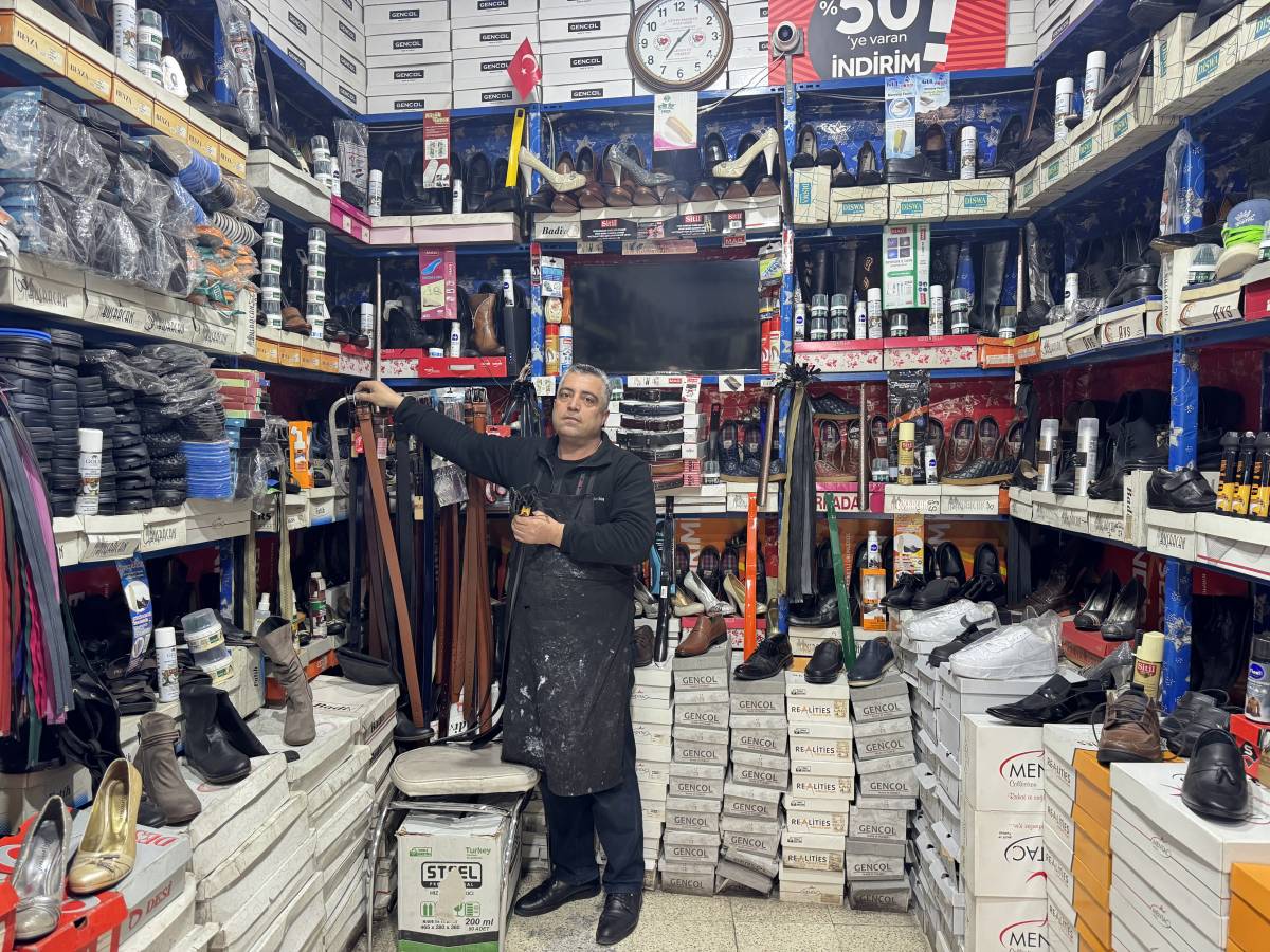 Ağrı’da 35 Yıllık Ayakkabı Ustası Kış Öncesi İş Başında