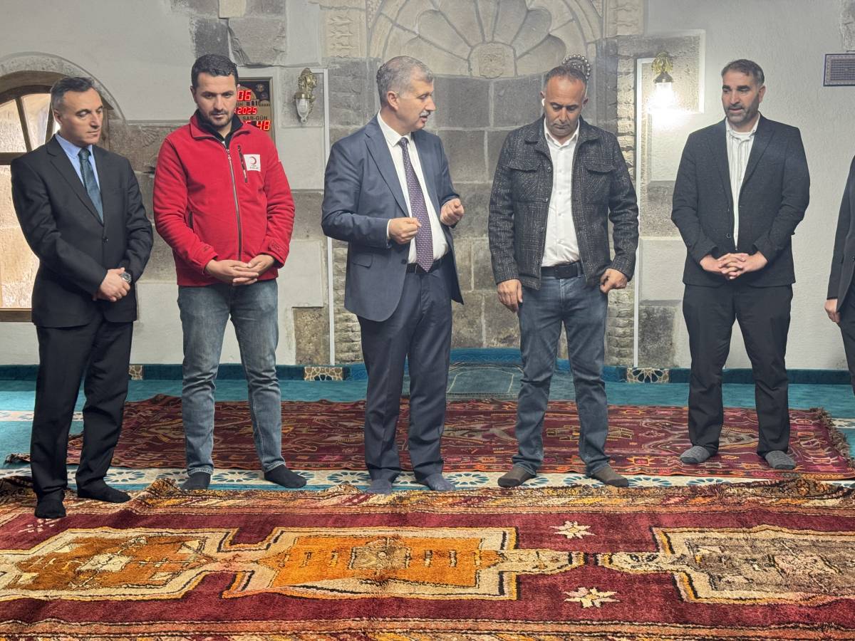 Ağrı’da Asırlık Halılar Gün Yüzüne Çıktı