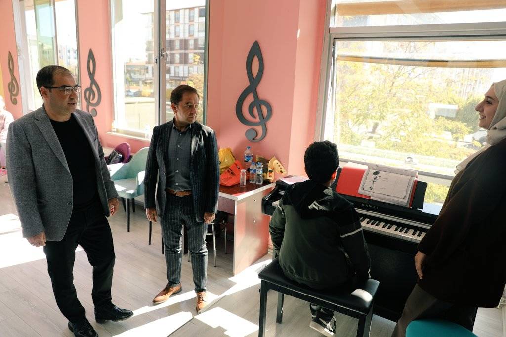 Ağrı Gençlik Merkezi’nde Kurslara Yoğun İlgi