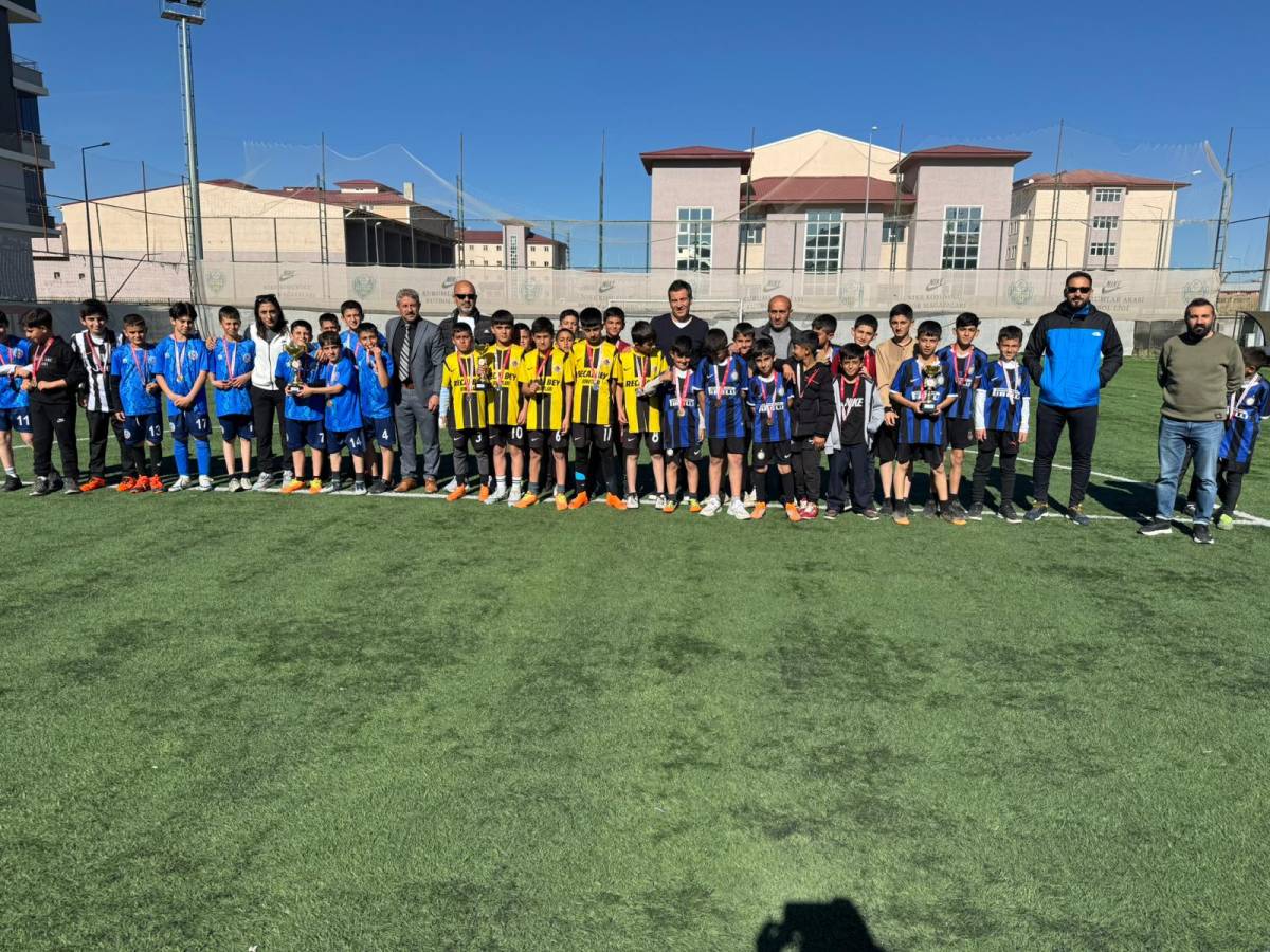 Ağrı’da Okul Sporları Küçükler İl Birinciliği Müsabakaları Sona Erdi