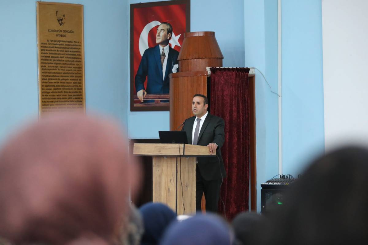 Ağrı’da Genç Araştırmacılara TÜBİTAK Fırsatları Anlatıldı