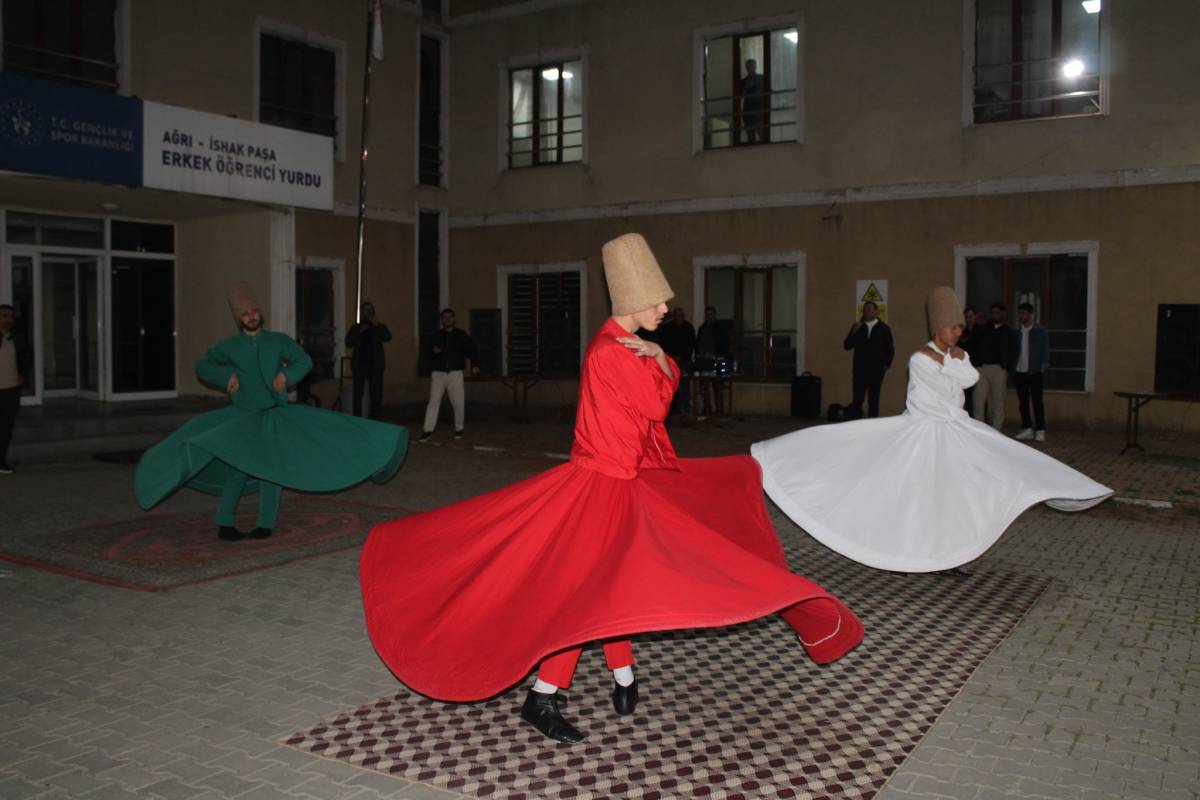Ağrı’daki Öğrencilere İlahi ve Semazenlerle Moral Desteği