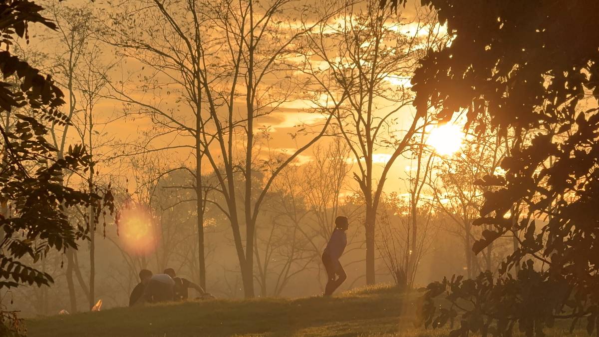 Sonbahar Güneşi Ağrı’da Vatandaşları Parklara Çekti