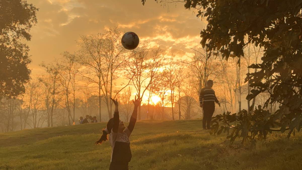 Sonbahar Güneşi Ağrı’da Vatandaşları Parklara Çekti