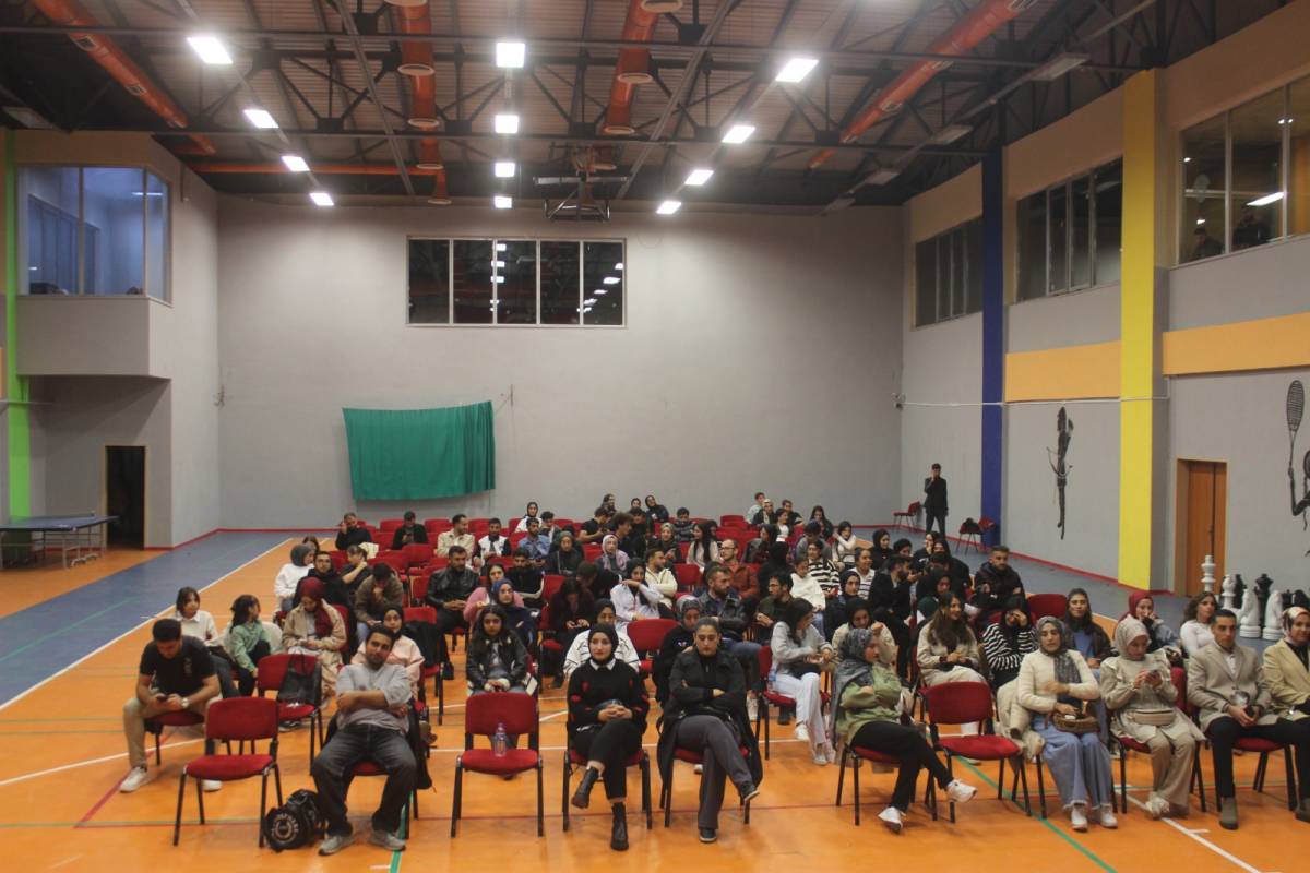 Ağrılı Gençler Şiirin Büyüsünde Buluştu