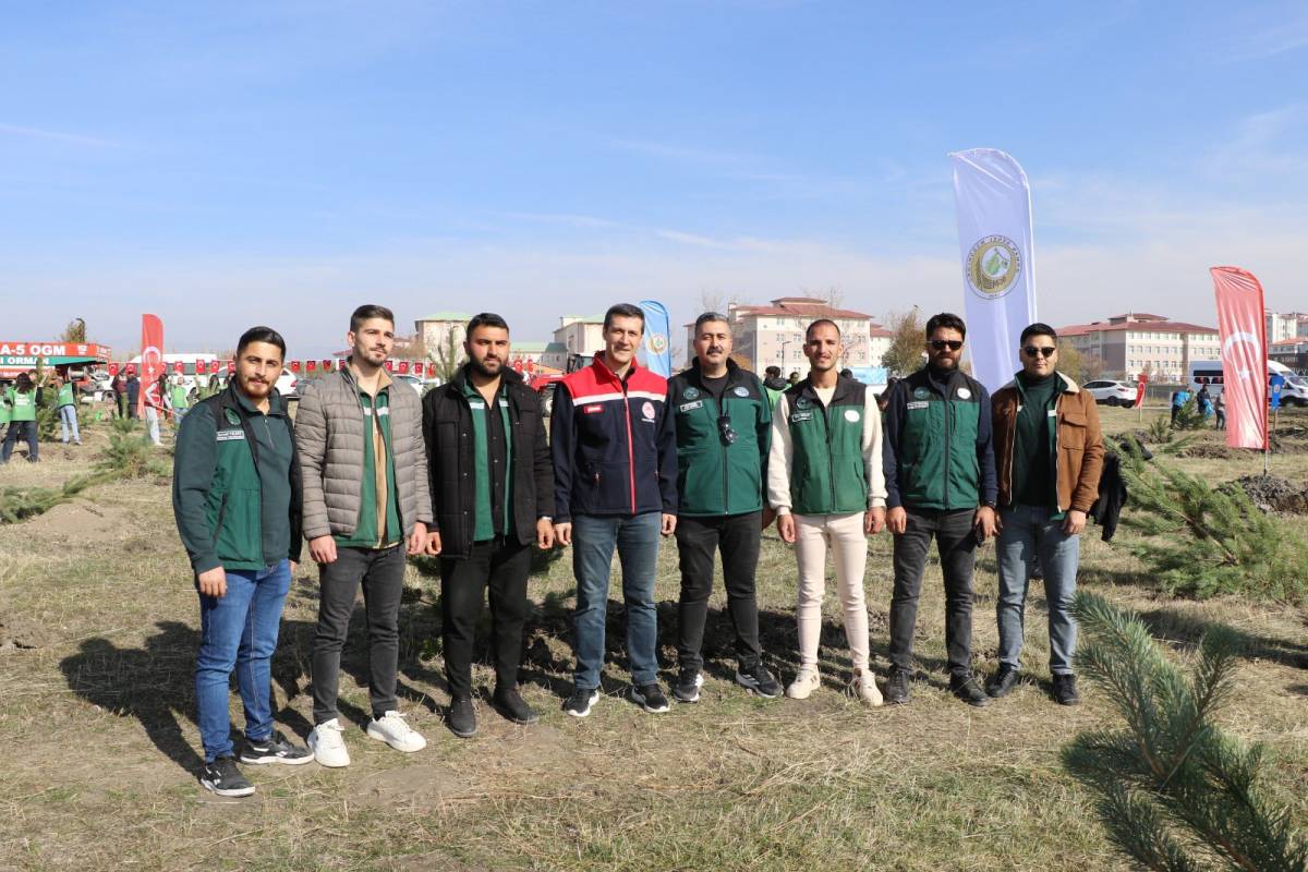 11 Kasım Milli Ağaçlandırma Günü’nde Ağrı Yeşile Büründü