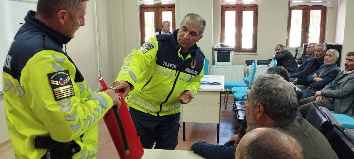 Taşlıçay’da Öğrenci Servislerine Trafik Eğitimi Verildi