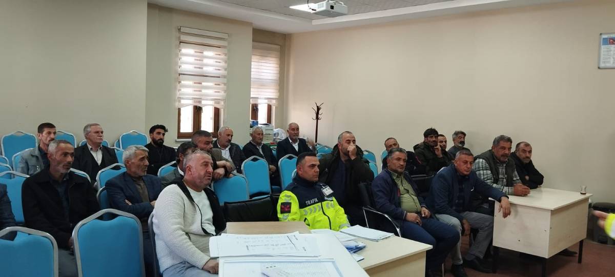 Taşlıçay’da Öğrenci Servislerine Trafik Eğitimi Verildi