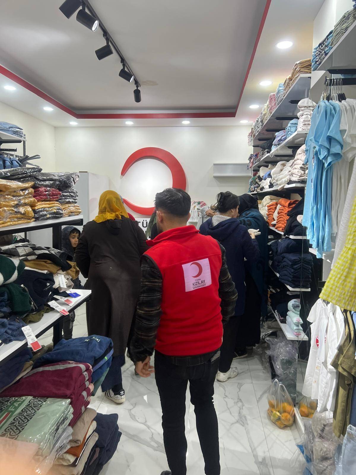 Doğubayazıt Kızılay Butiği’nden İyilik Dolu Destek