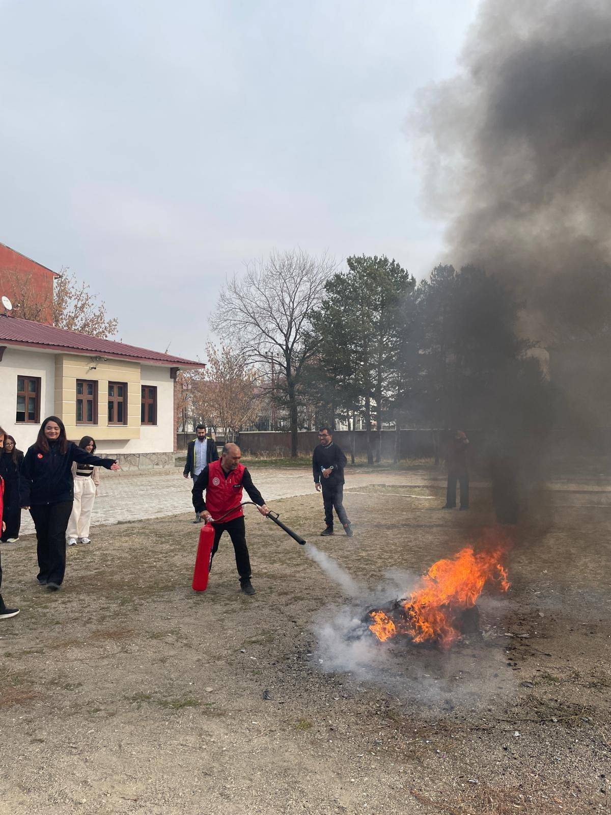 Ağrı’da Gençler Afetlere Karşı Bilinçleniyor