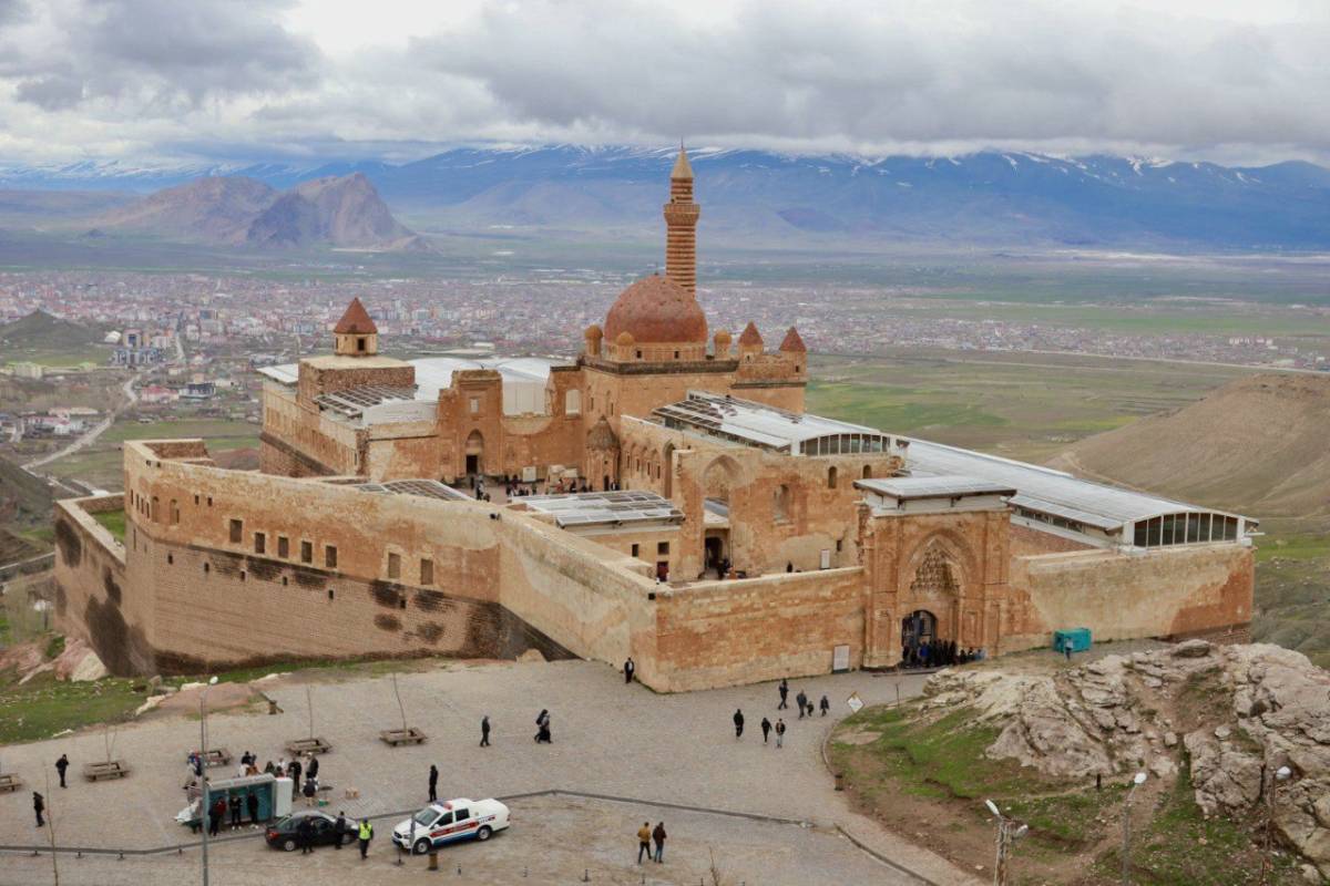 Ağrı İshak Paşa Sarayı Ara Tatilin Sonunda Dolup Taştı