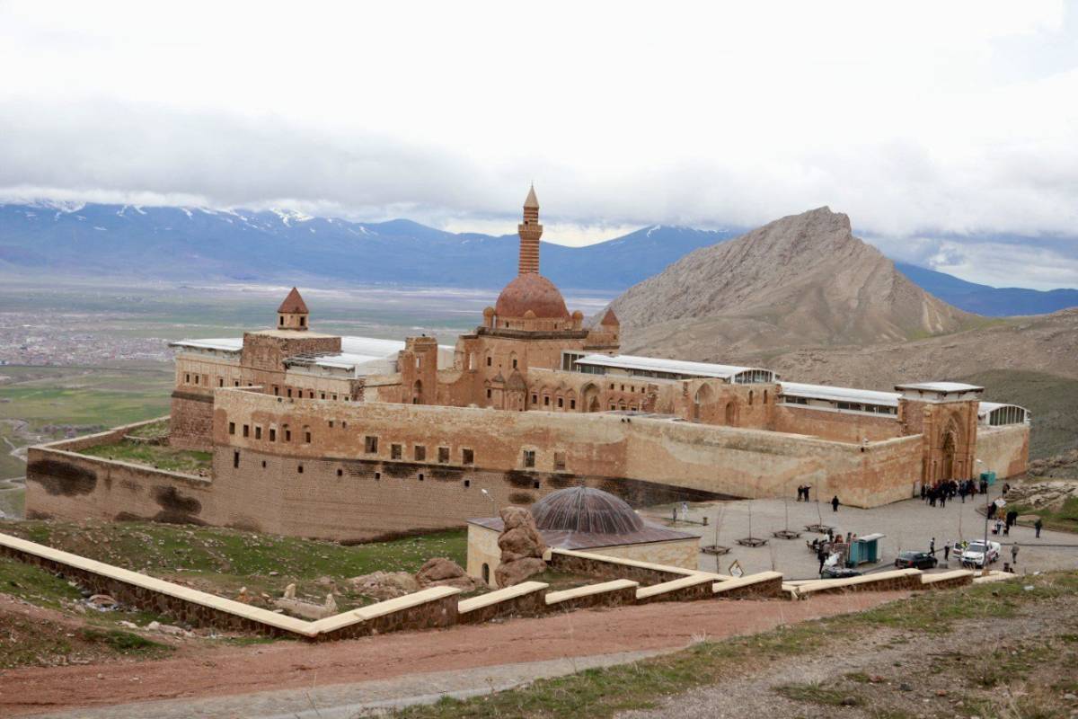 Ağrı İshak Paşa Sarayı Ara Tatilin Sonunda Dolup Taştı