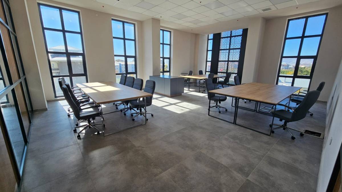 Patnos İlçe Halk Kütüphanesi Hizmete Hazır