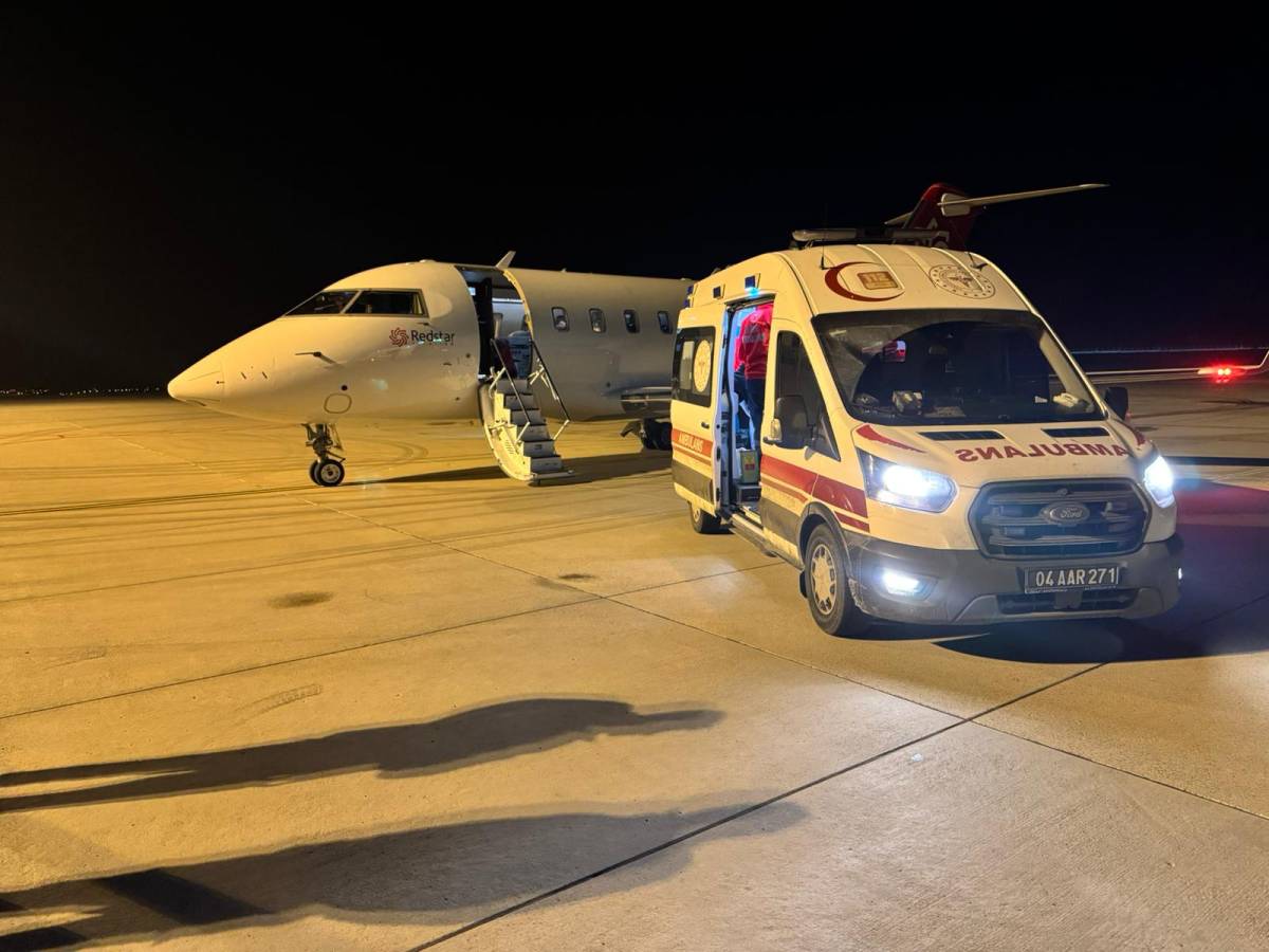 Ağrı’dan İstanbul’a Uçak Ambulansla Acil Sevk