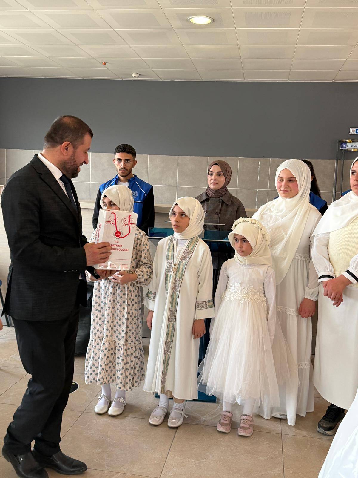 Patnos’ta Kur’an-ı Kerim’e Geçen Öğrenciler İçin Program Düzenlendi