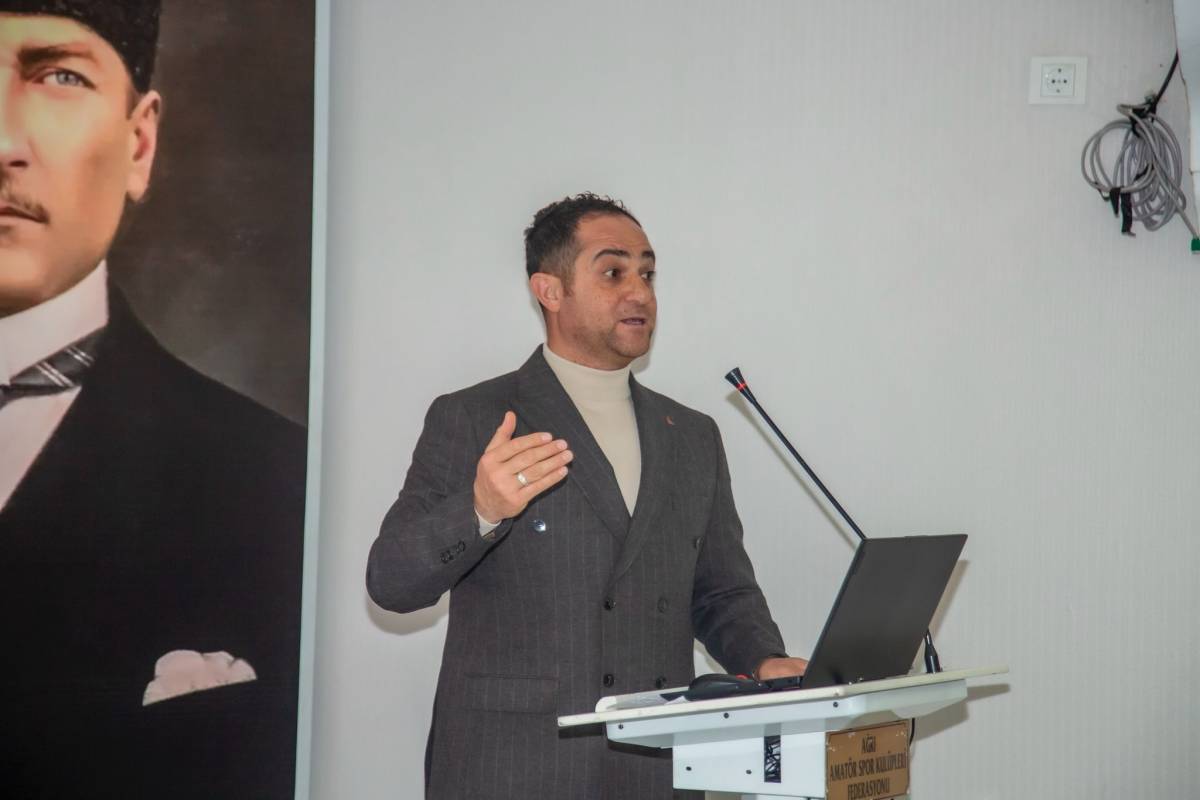 Aket Kariyer Günleri Spor Yöneticiliği Semineri yoğun ilgi gördü