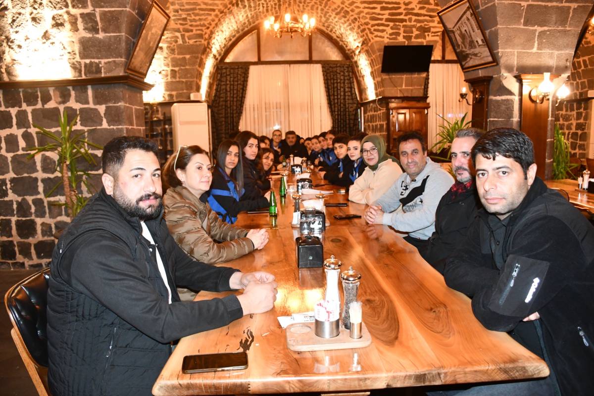 Ağrı Kadın Futbol Takımına Siverek Belediyesi’nden Destek