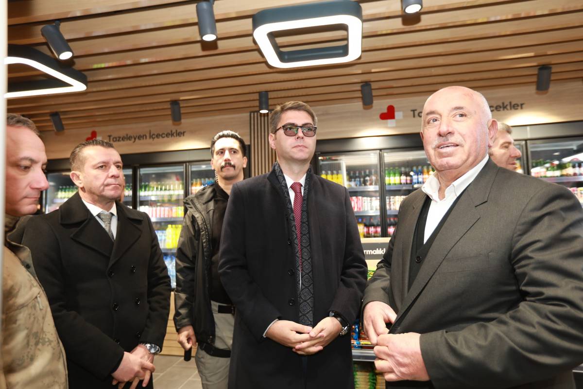 Erciş'te Petrol Ofisi İstasyonu Hizmete Açıldı