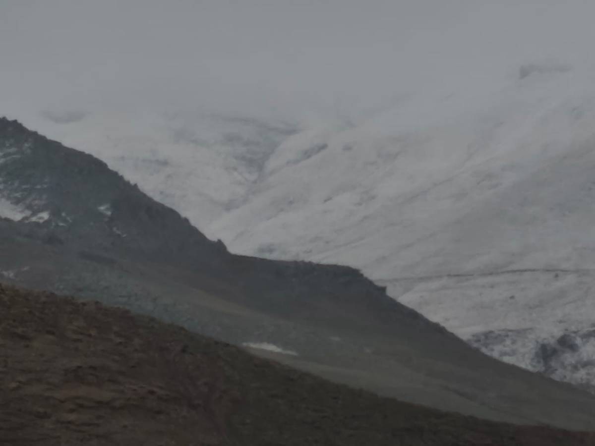 Ağrı güne karla uyandı