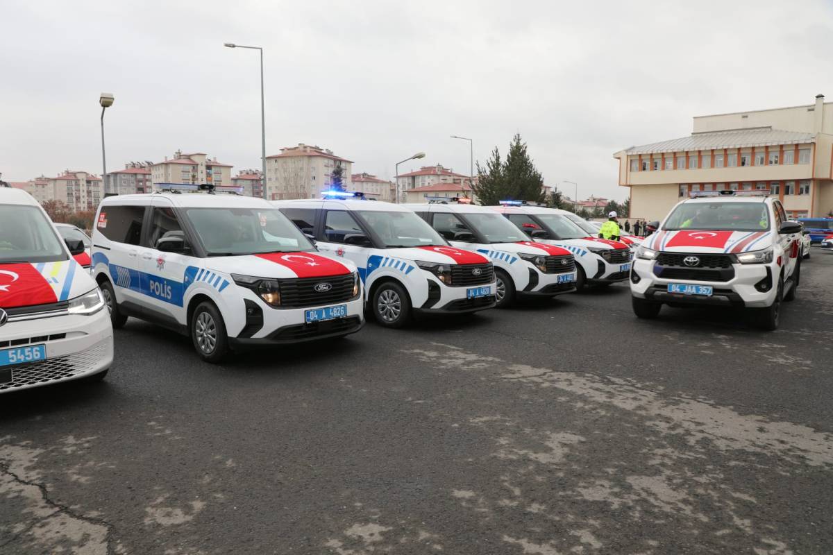 Ağrı’ya 85 Yeni Hizmet Aracı Kazandırıldı