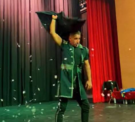 Erciş'te Yürekleri Isıtan Etkinlik; Gamze Karaloğlu Önceliğinde Çocuklar Luna Sirki ile Buluştu