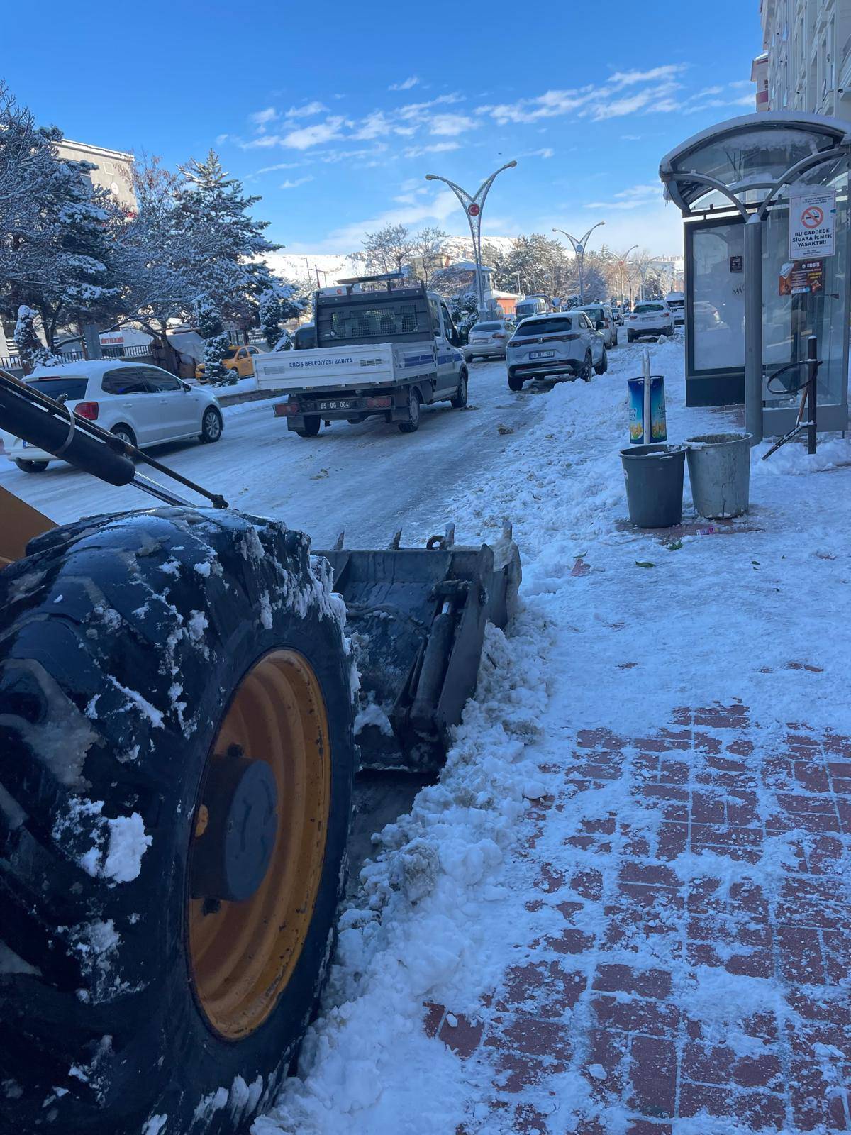 Erciş’te Kar Yağışının Ardından Ekipler Seferber Oldu