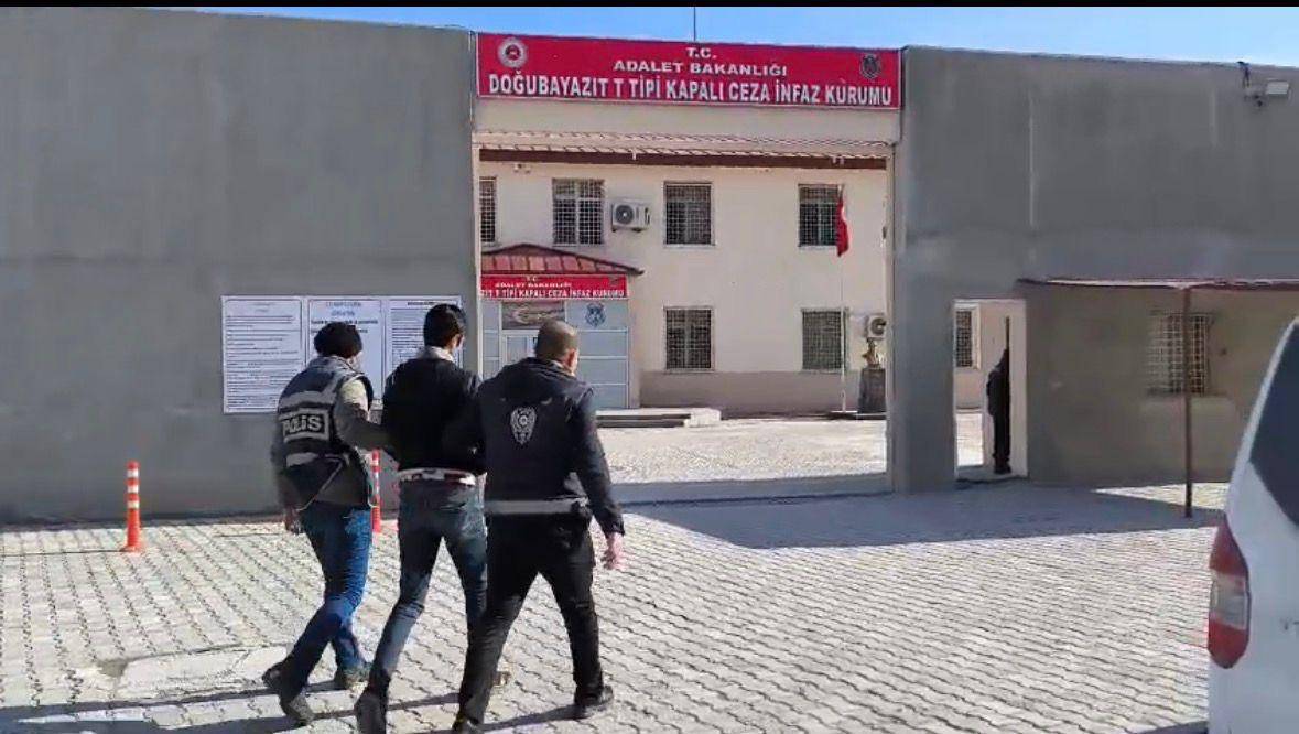 Ağrı’da 34 Kişi Yakalandı