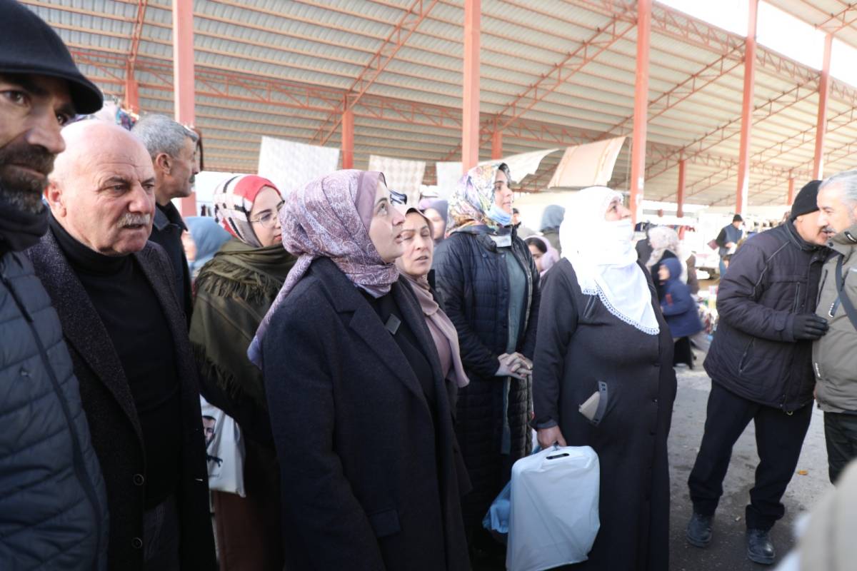 Erciş Belediyesi'nden Semt Pazarı Esnafına Ziyaret